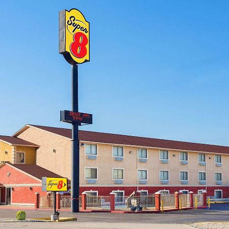 Super 8 By Wyndham San Antonio/I-35 North Hotell Exteriör bild