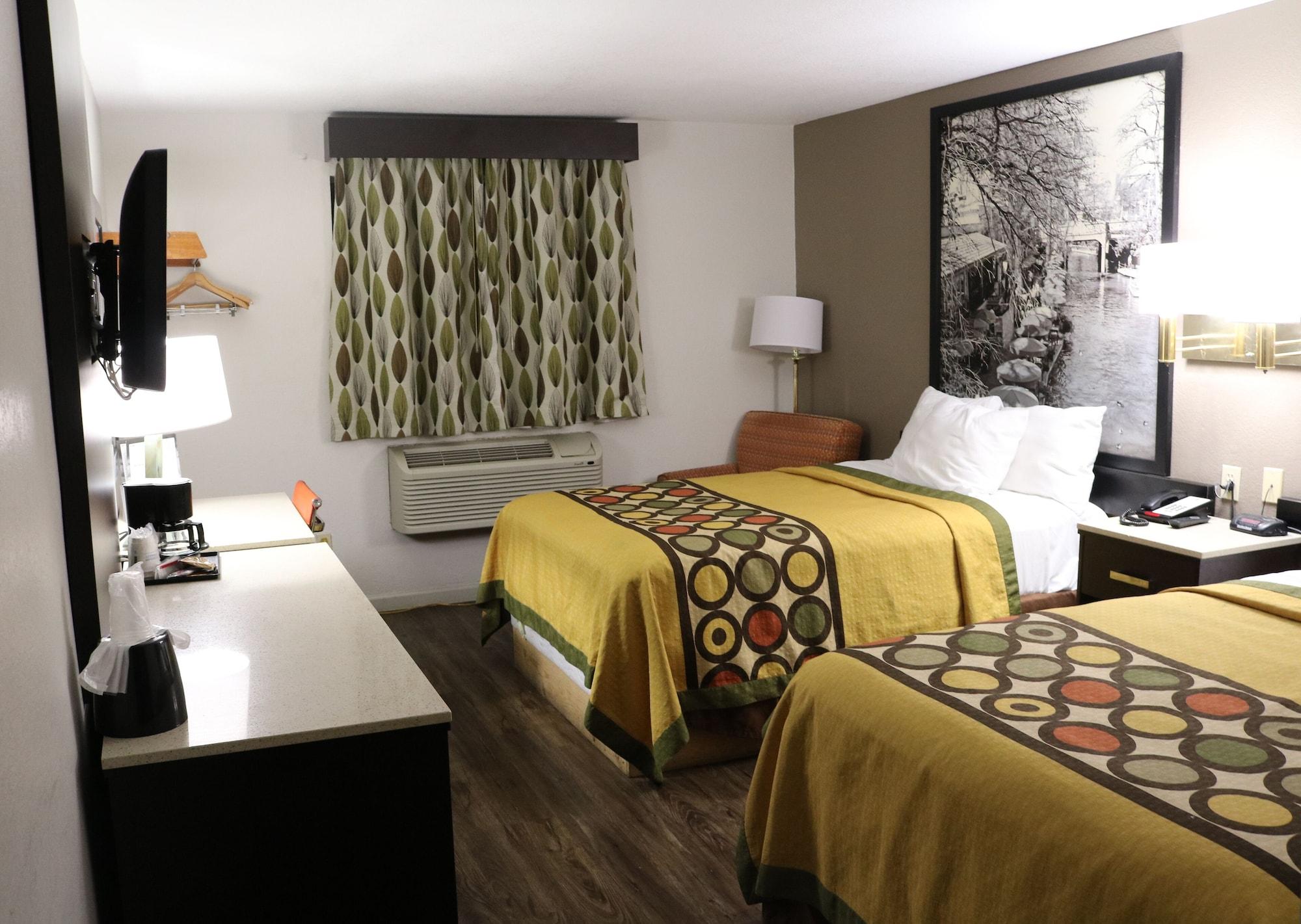 Super 8 By Wyndham San Antonio/I-35 North Hotell Exteriör bild